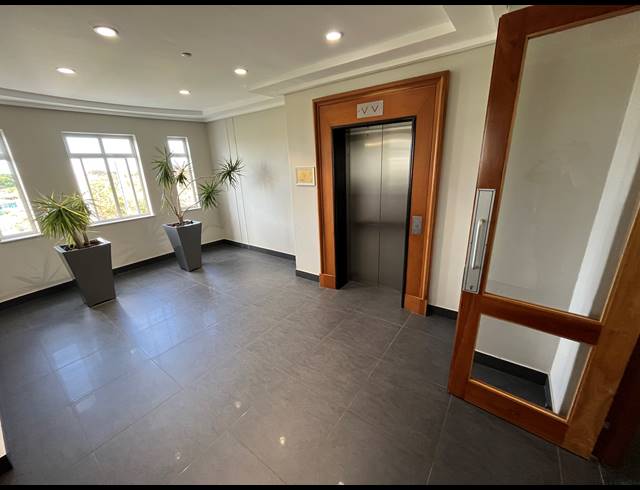 74M² OFFICE TO LET IN CONSTANTIA